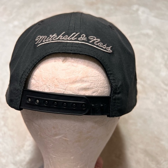 Mitchell & Ness stealth triangle SnapBack cap hat - Picture 2 of 5